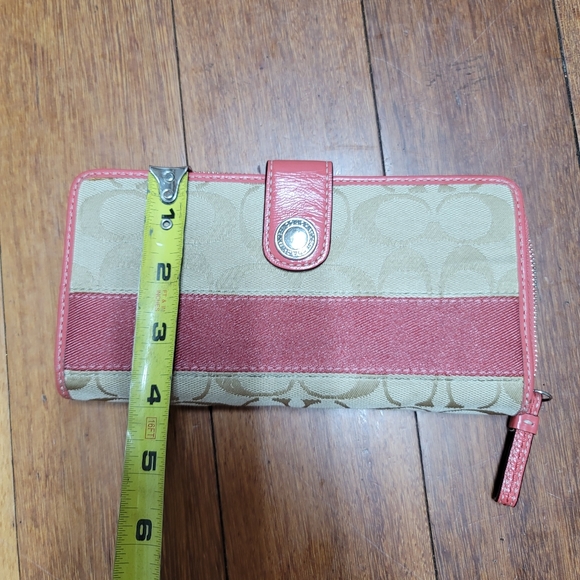 Coach Signature Monogram Wallet - Picture 10 of 13